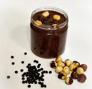 خرید کره فندق شکلاتی (کاکائویی) خانگی اعلا